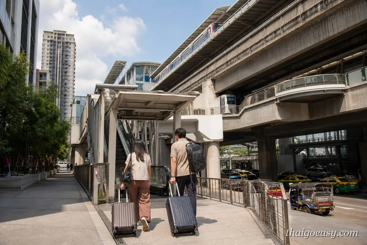 曼谷機場快線 ARL 列車與 Phaya Thai 站月台
